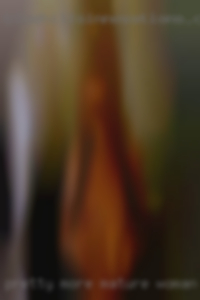 Pretty more mature woman pussy local please.