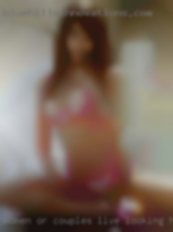 Women, or couples live looking horny for FWB.